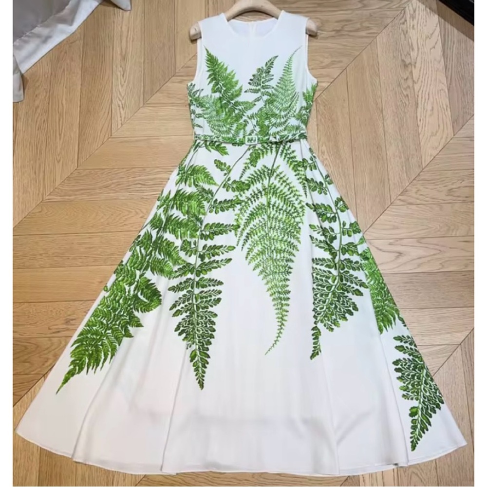 Sleeveless Cream Maxi Dress with Green Fern Print Size 4 - Picture 3 of 6